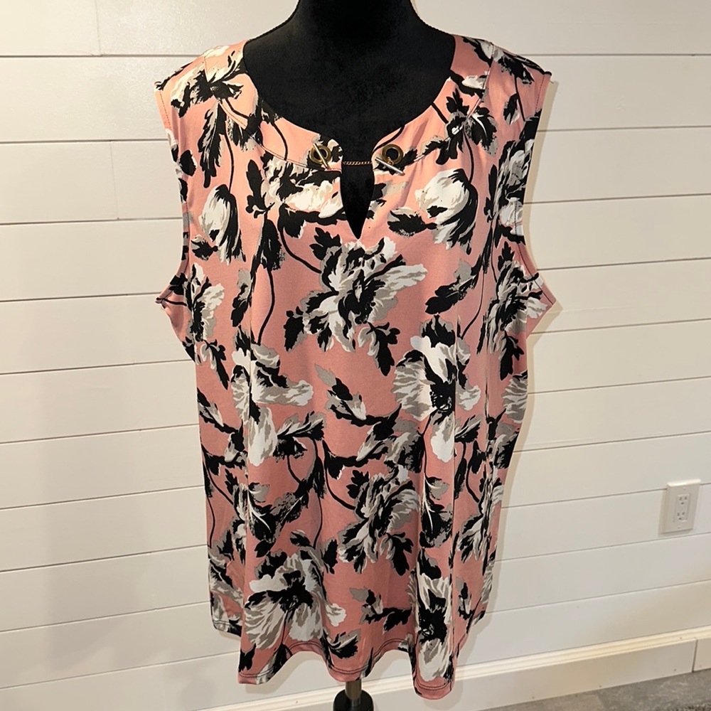 NWT Womens Notations sleeveless blouse. Size 3X